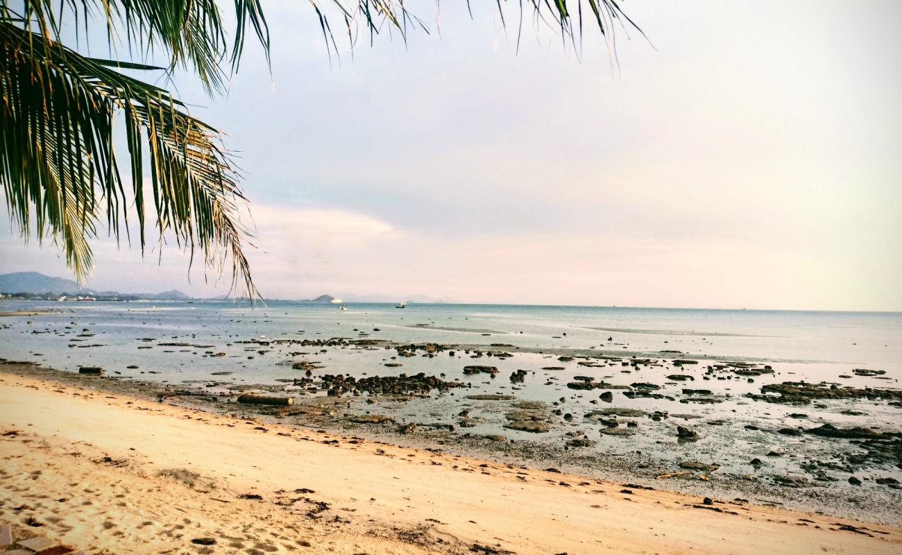 Photo de Bang Makham Beach avec sable lumineux de surface