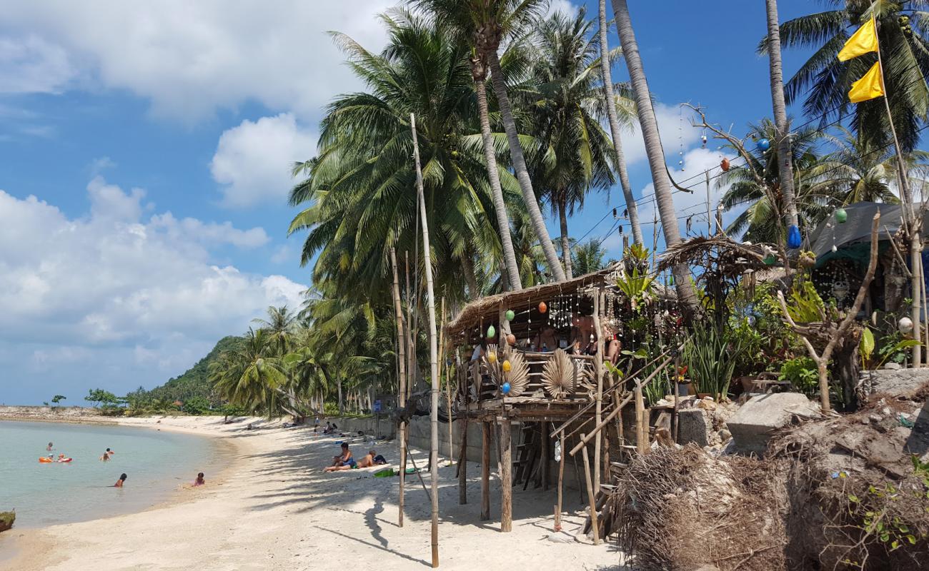 Photo de Ban Tai Beach avec sable lumineux de surface