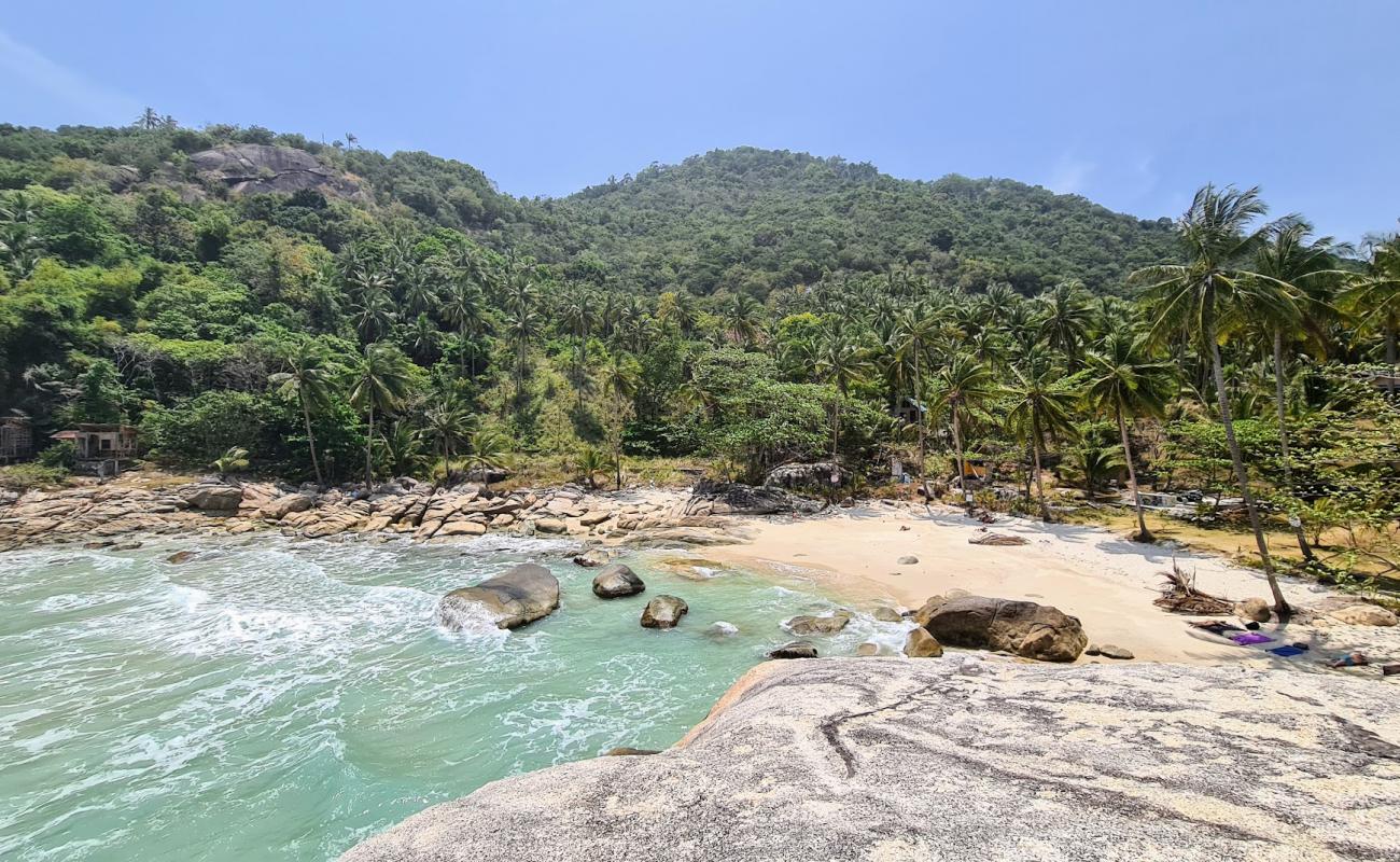 Photo de Haad Thong Reng avec sable beige de surface