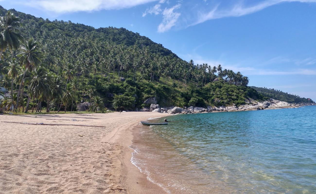 Photo de Haad Yang avec sable lumineux de surface