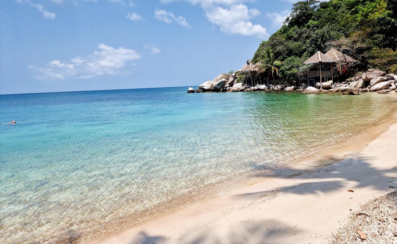 Photo de Sai Nuan Beach avec sable beige de surface