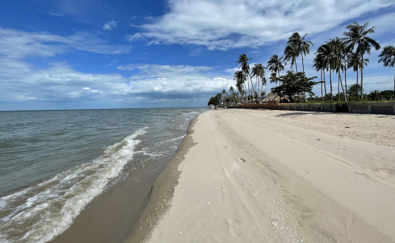 Photo de Phum Riang Beach avec sable beige de surface