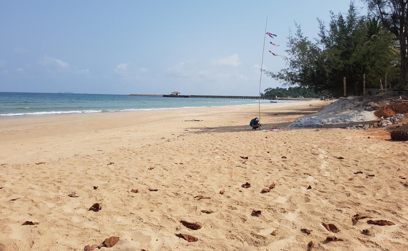 Photo de Saphli Beach avec sable blanc de surface