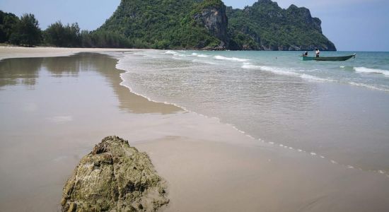 Thung Yang Beach