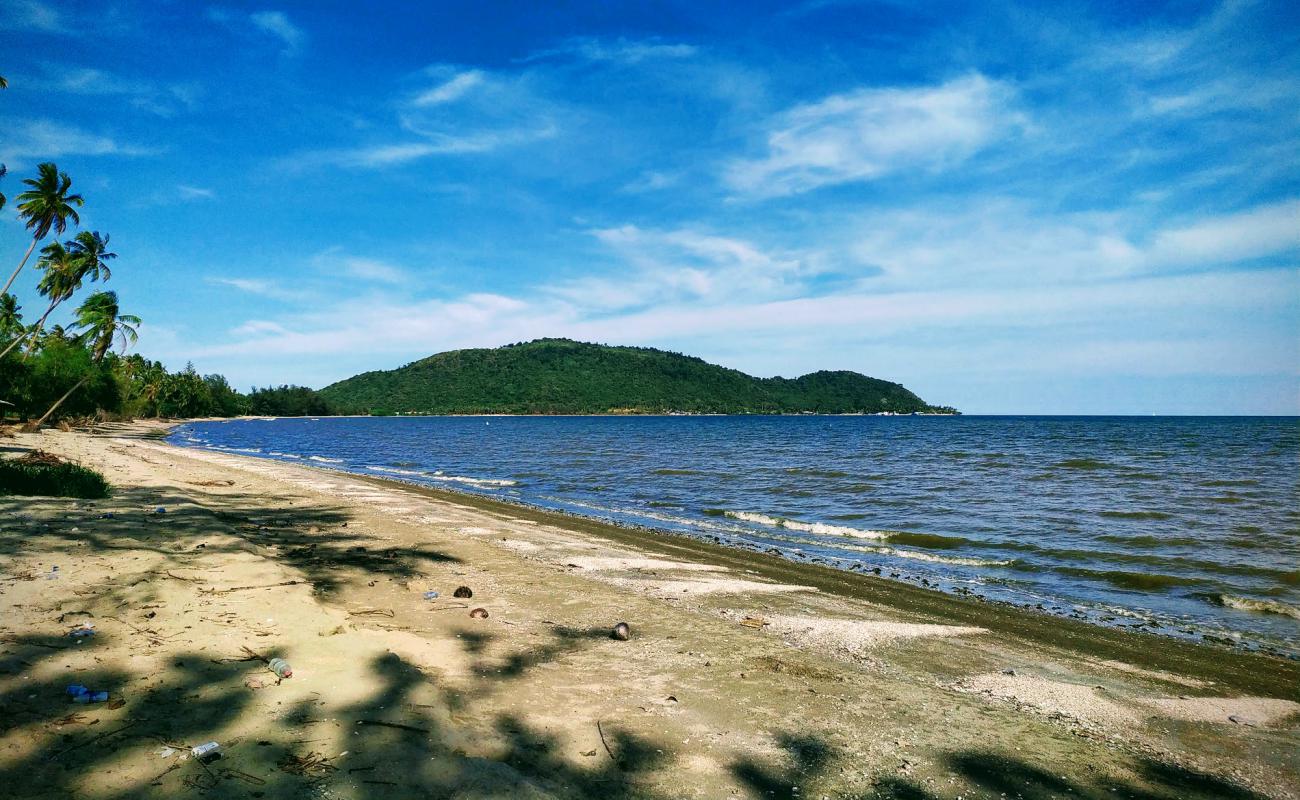Photo de Mae Ramphueng Beach avec sable beige de surface