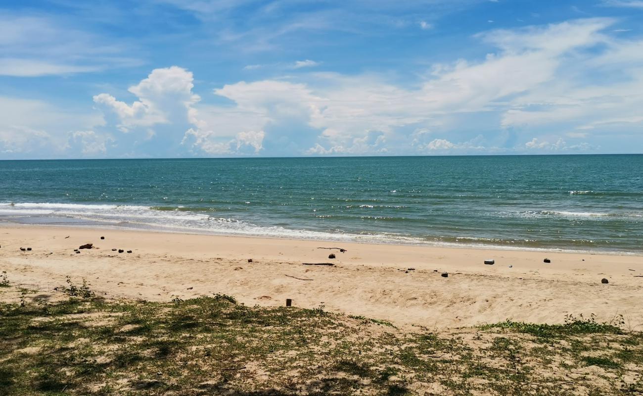 Photo de Kaew Beach avec sable beige de surface