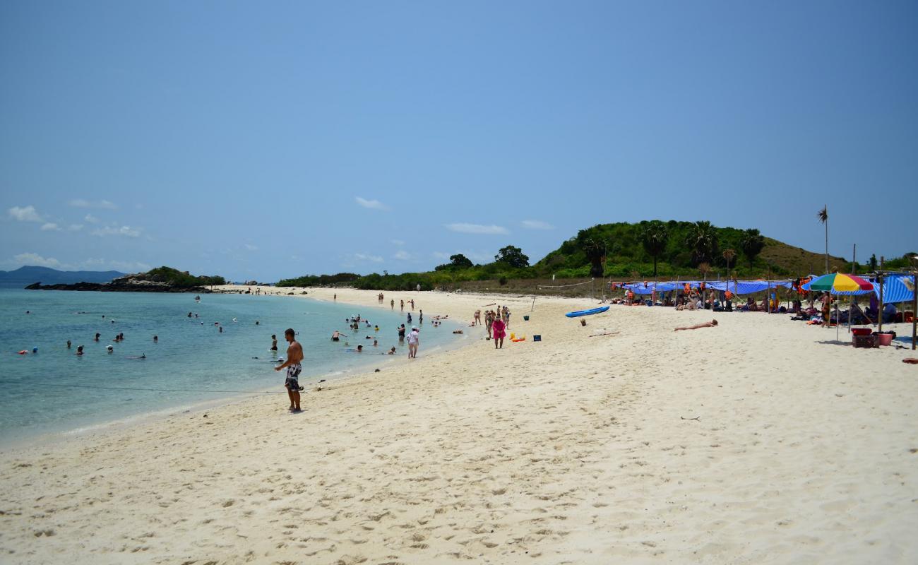 Photo de Ko Lin Beach avec sable lumineux de surface