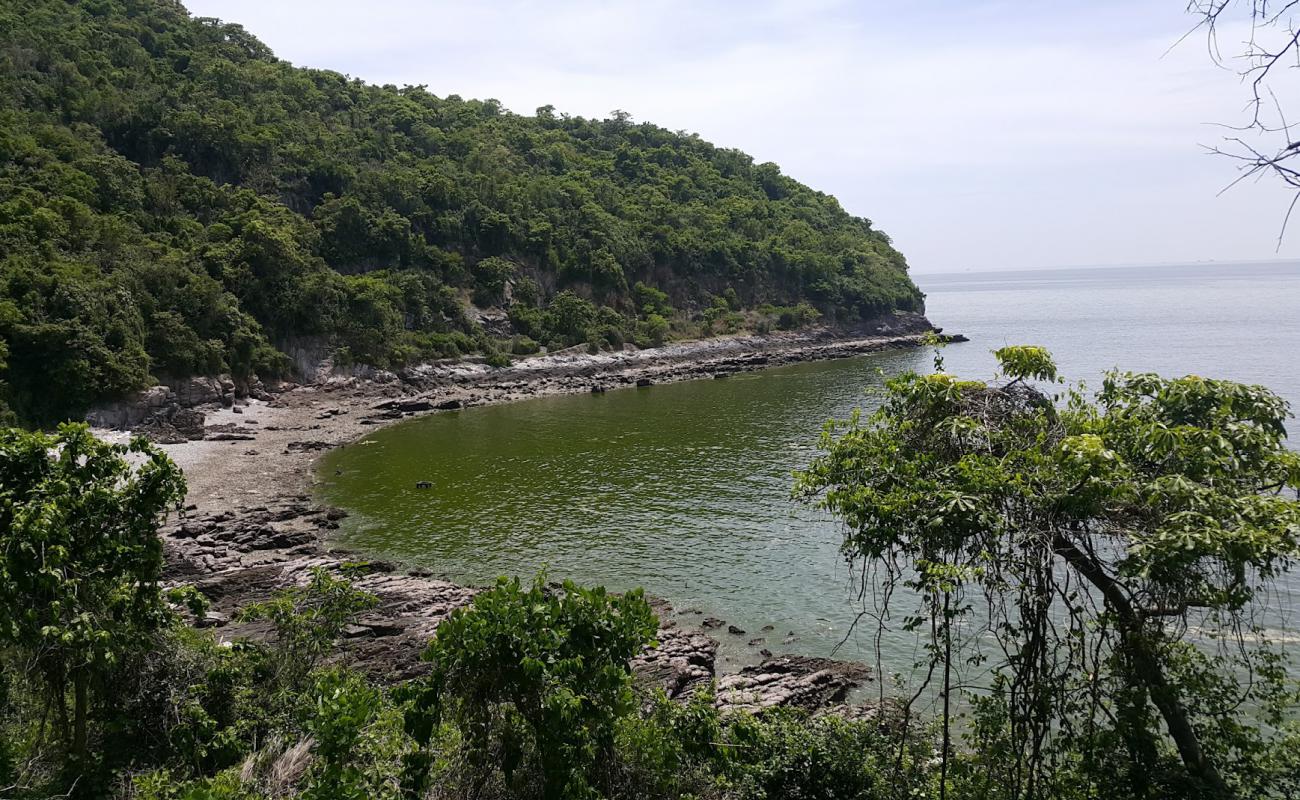 Photo de Kaya Sira Beach avec galets gris de surface
