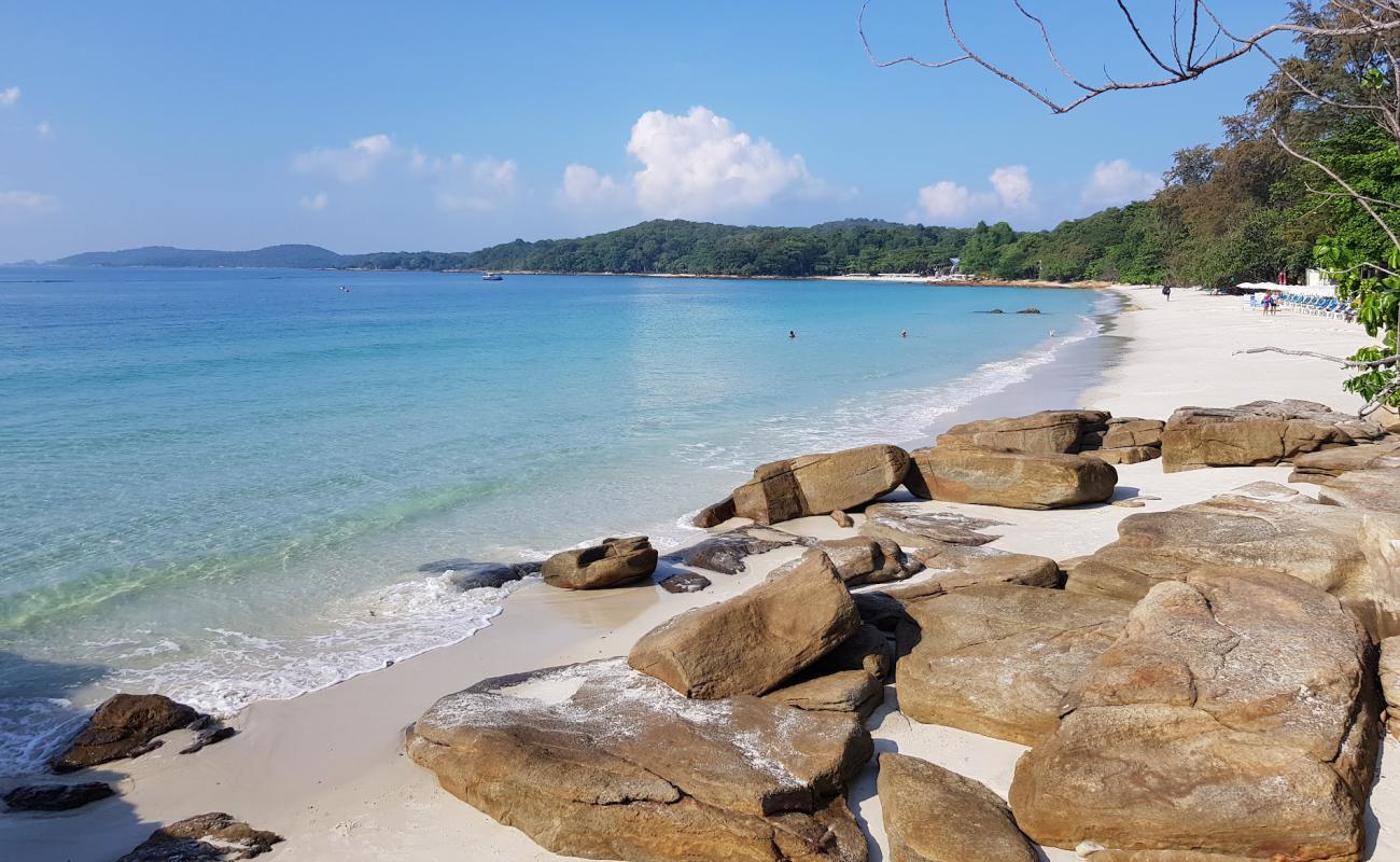 Photo de Sai Kaew Beach avec sable fin blanc de surface