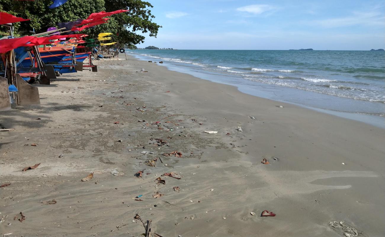 Photo de Suan Son Beach avec sable lumineux de surface