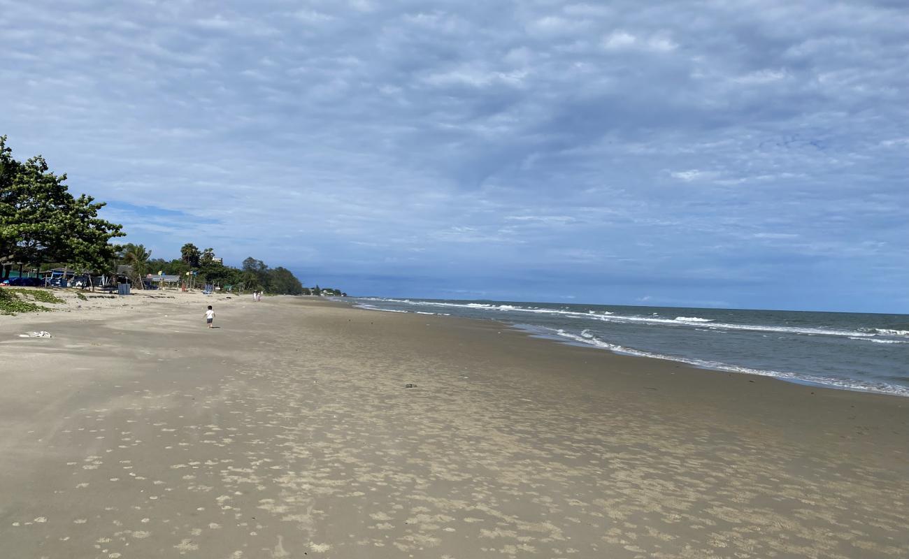 Photo de Lim Beach avec sable lumineux de surface