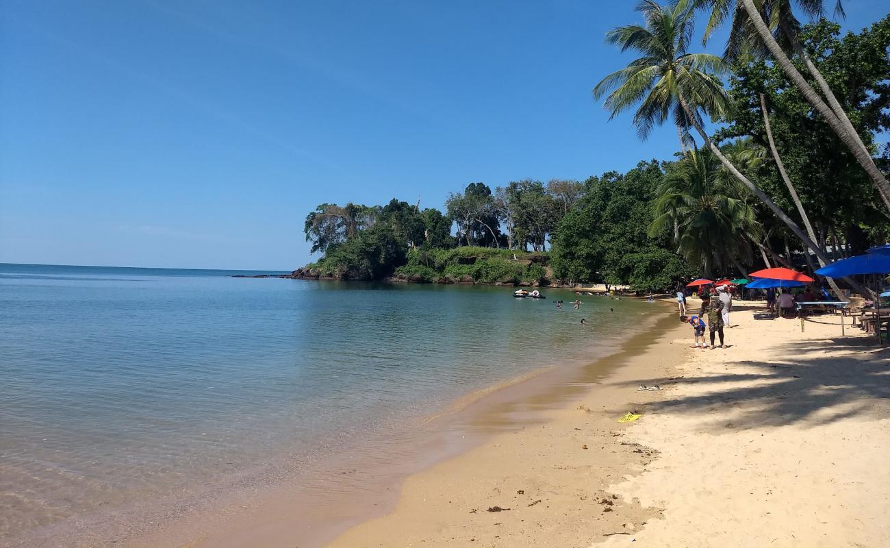 Photo de Ao Tan Khu Beach avec sable fin et lumineux de surface