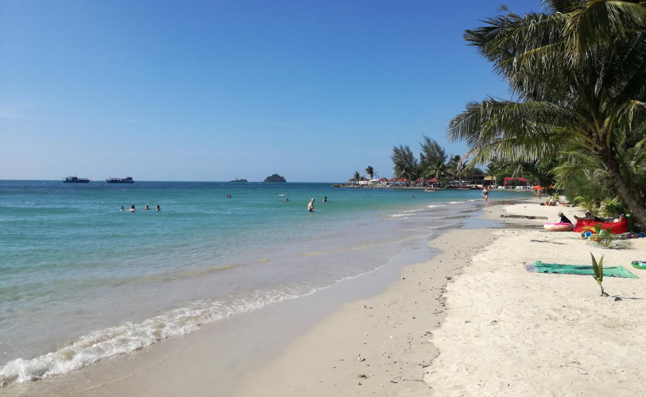 Photo de Kaibae Beach avec sable fin et lumineux de surface