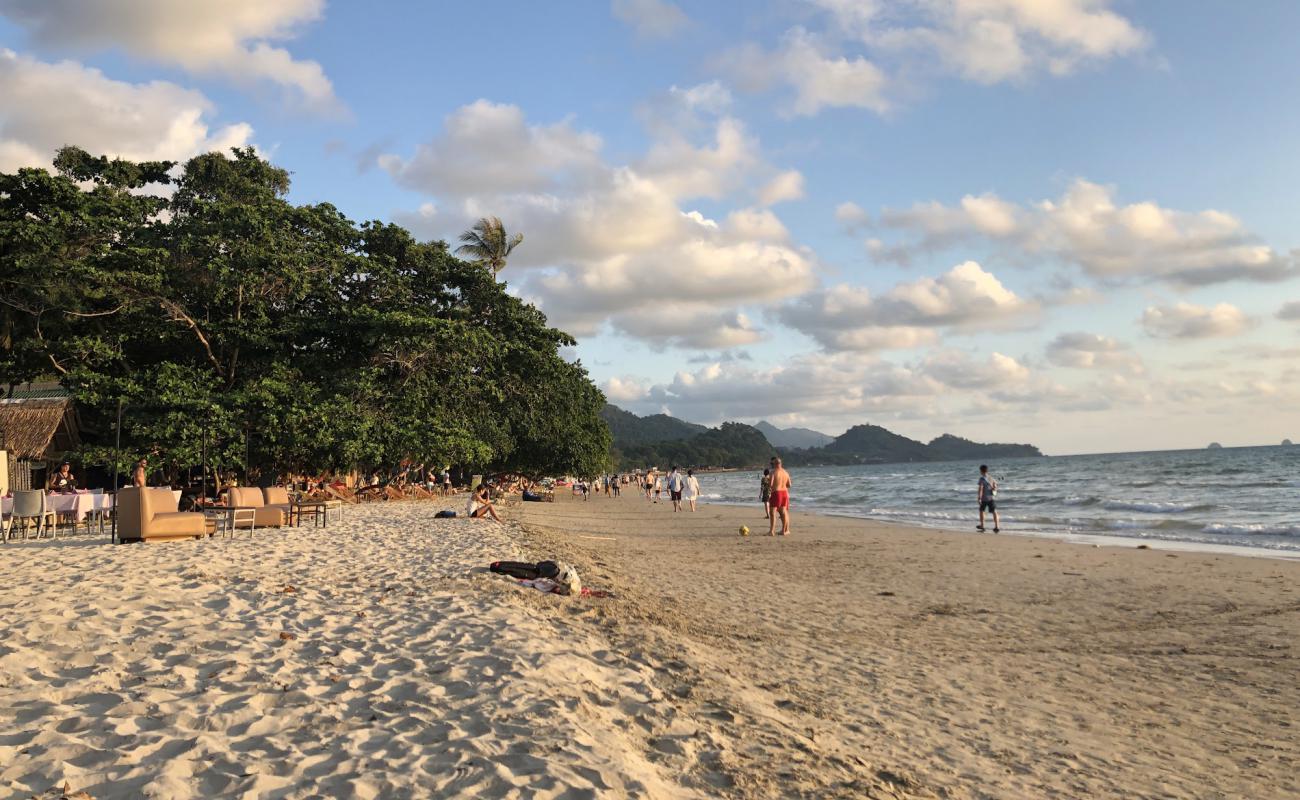 Photo de White Sand beach avec sable fin et lumineux de surface