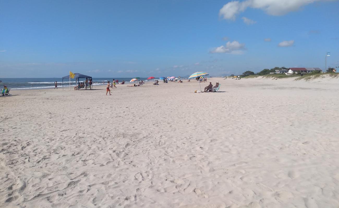 Photo de Praia de Nereidas avec sable beige fin de surface