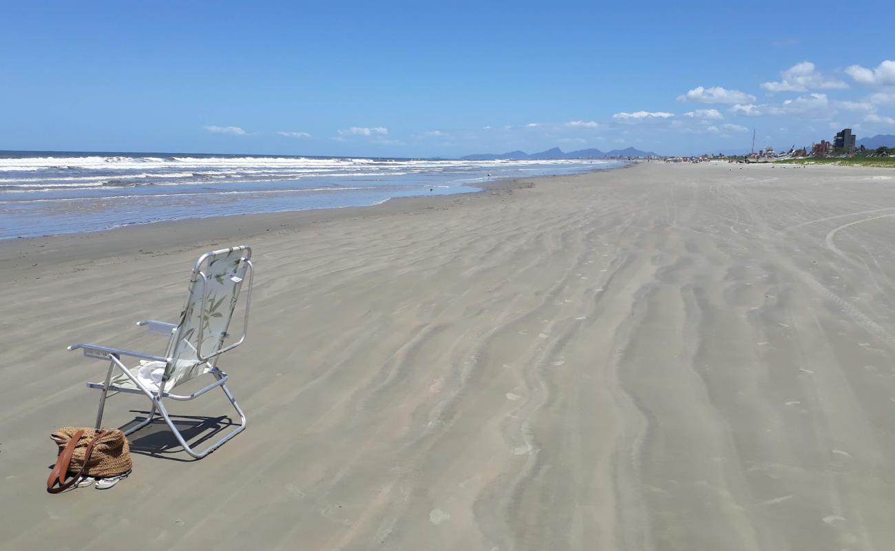 Photo de Praia de Barrancos avec sable beige de surface