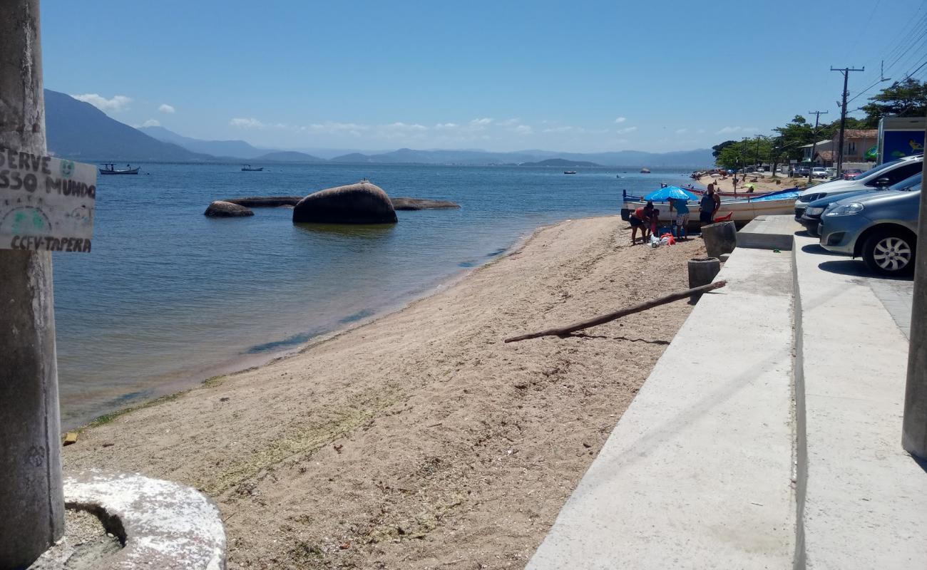 Photo de Praia da Tapera avec sable beige de surface