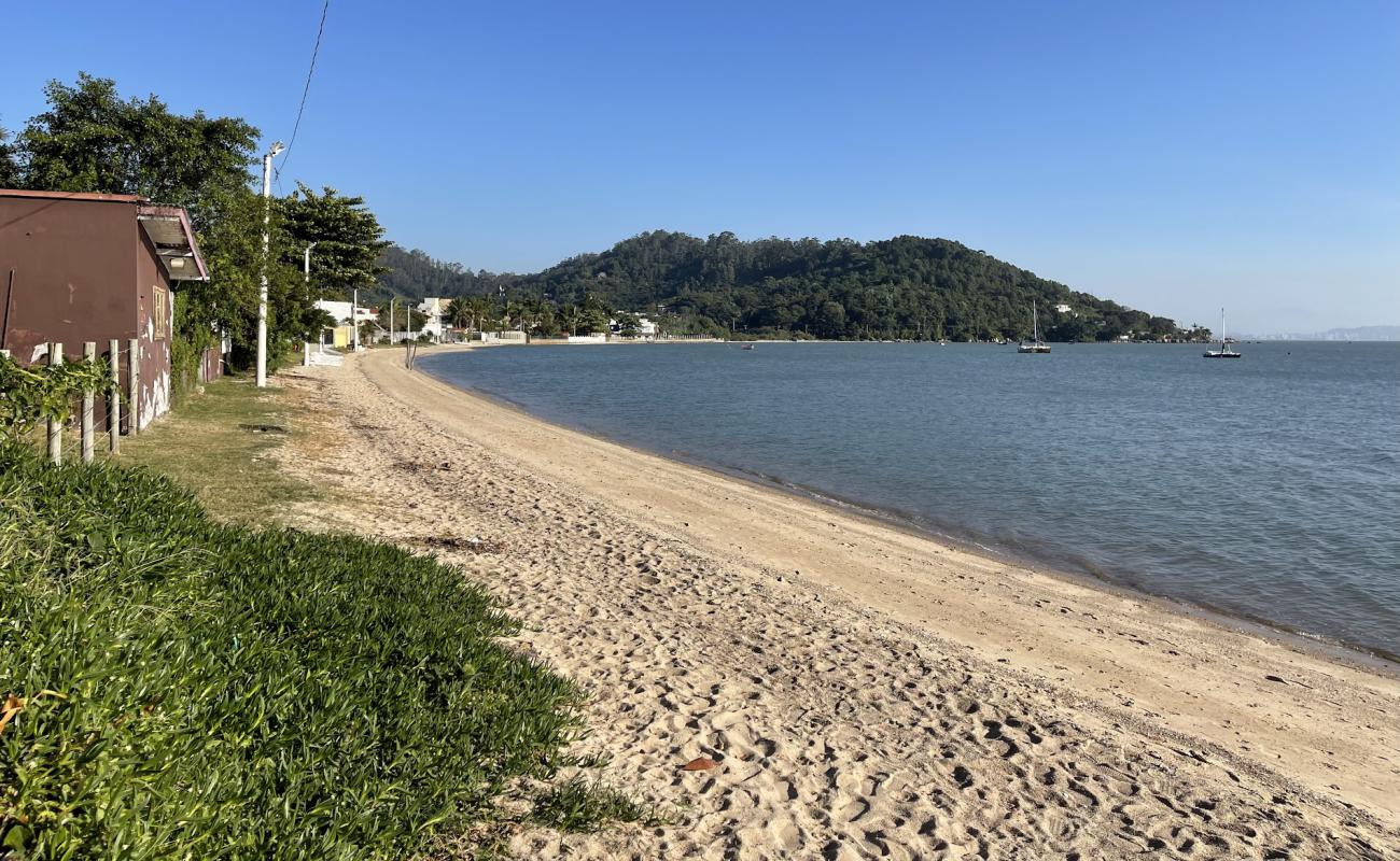 Photo de Praia Comprida avec sable beige de surface