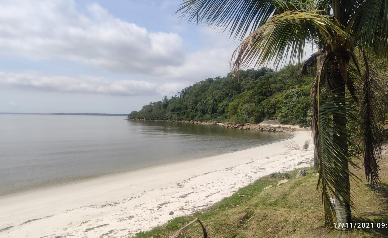 Photo de Ilha das Cobras Beach avec sable beige de surface