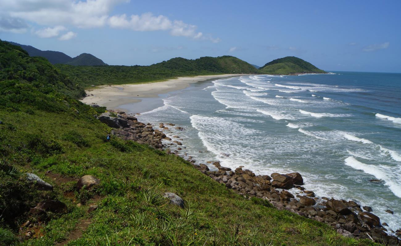 Photo de Praia da Laje avec sable beige fin de surface