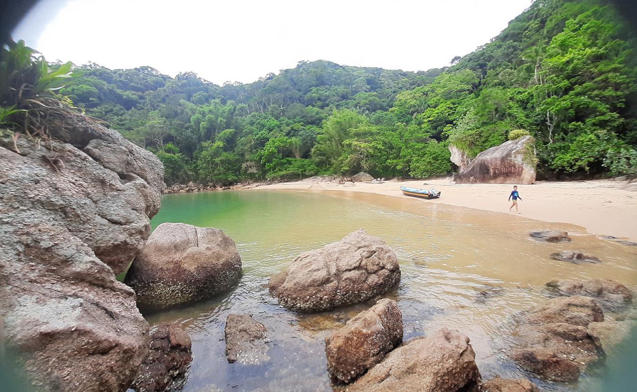 Photo de Praia de Fora - Guaruja avec sable beige de surface