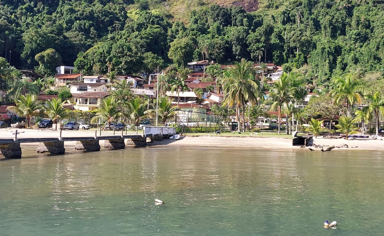 Photo de Praia das Marinas avec sable beige de surface