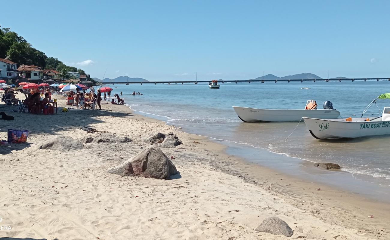 Photo de Praia da Junqueira avec sable beige de surface