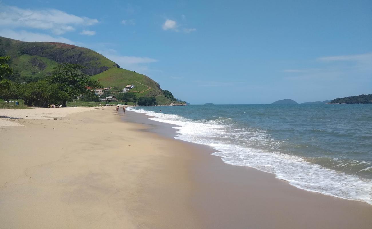 Photo de Big Beach avec sable beige de surface