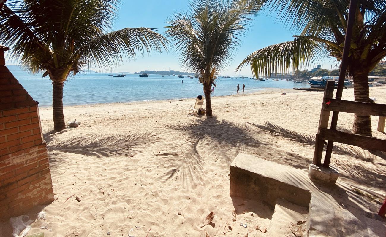 Photo de Praia da Engenhoca avec sable beige de surface