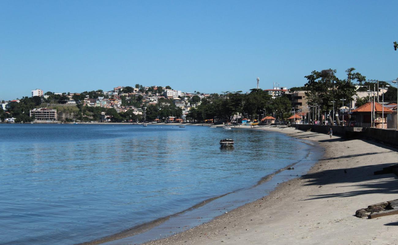 Photo de Guanabara Beach avec sable beige de surface