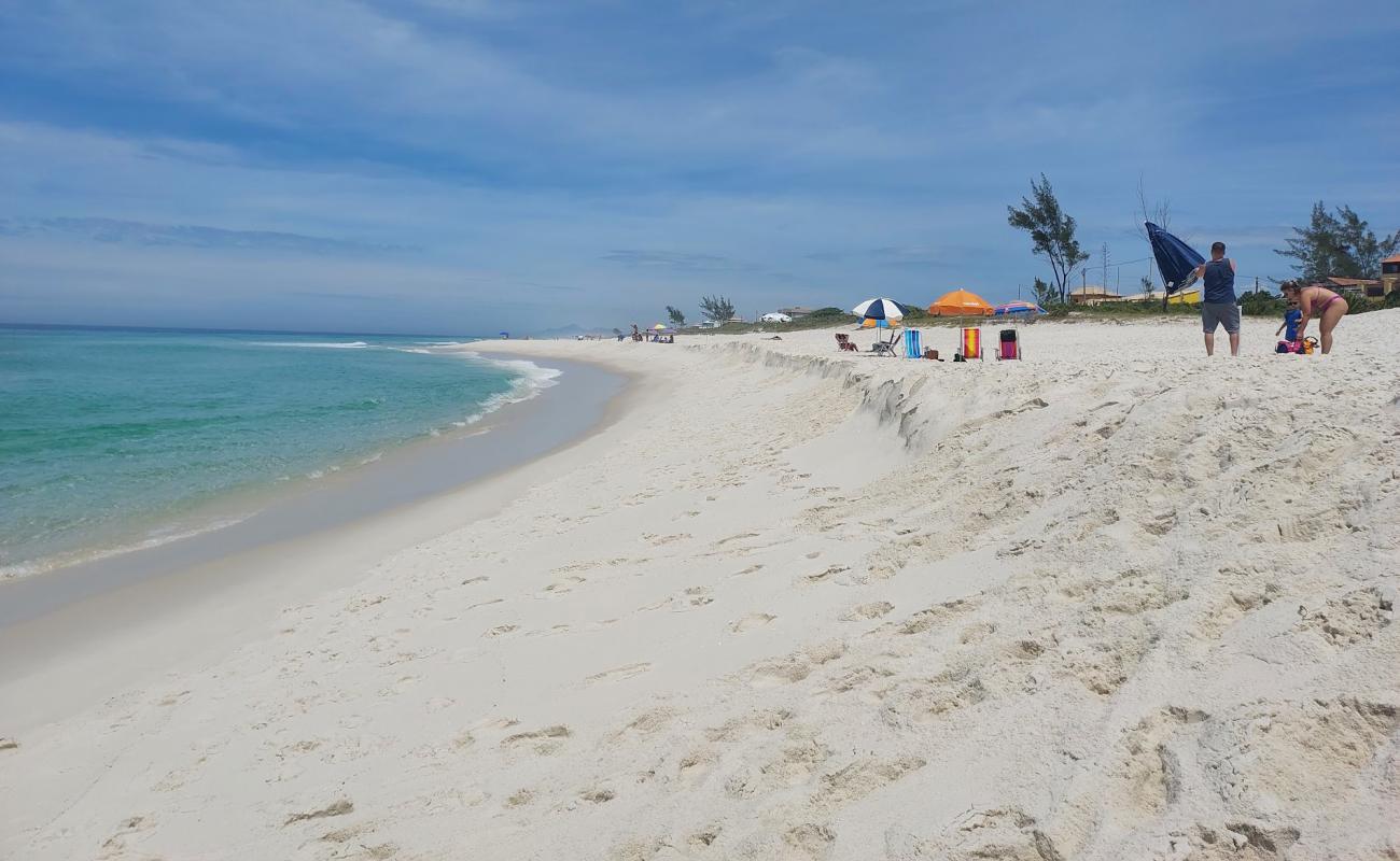 Photo de Praia do Vargas, Araruama avec sable beige de surface