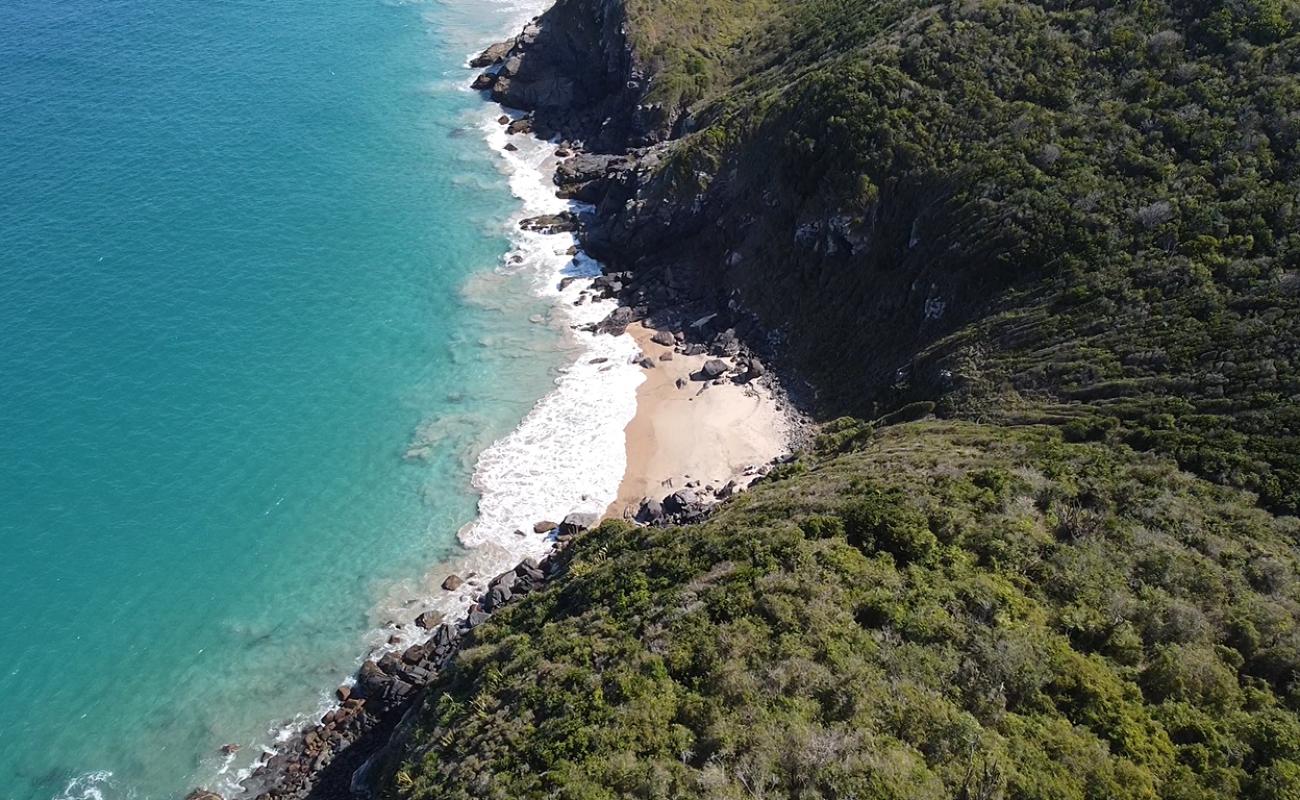 Photo de Praia Fofa avec sable beige & pierres de surface
