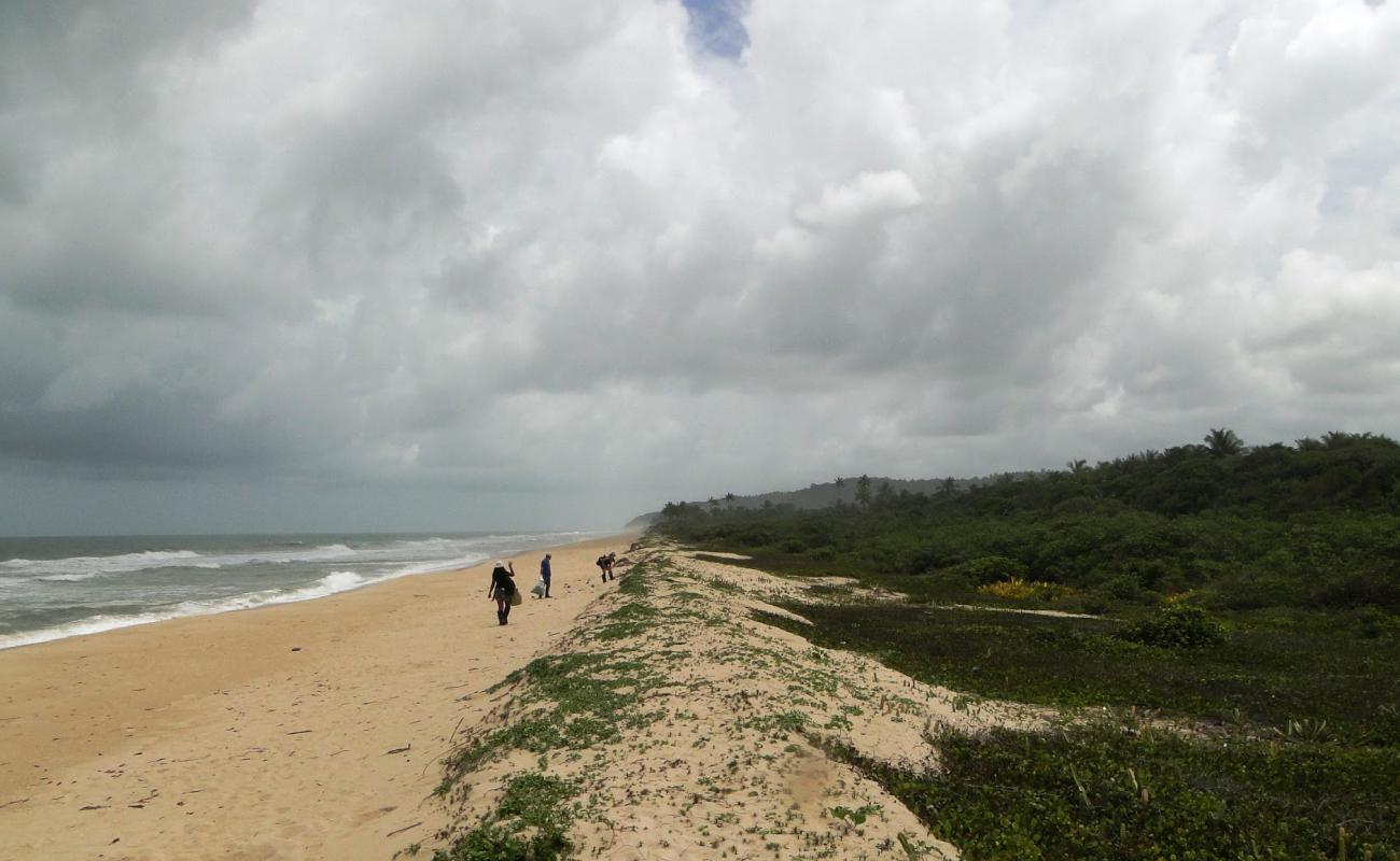 Photo de Praia do Pompilho avec sable beige de surface