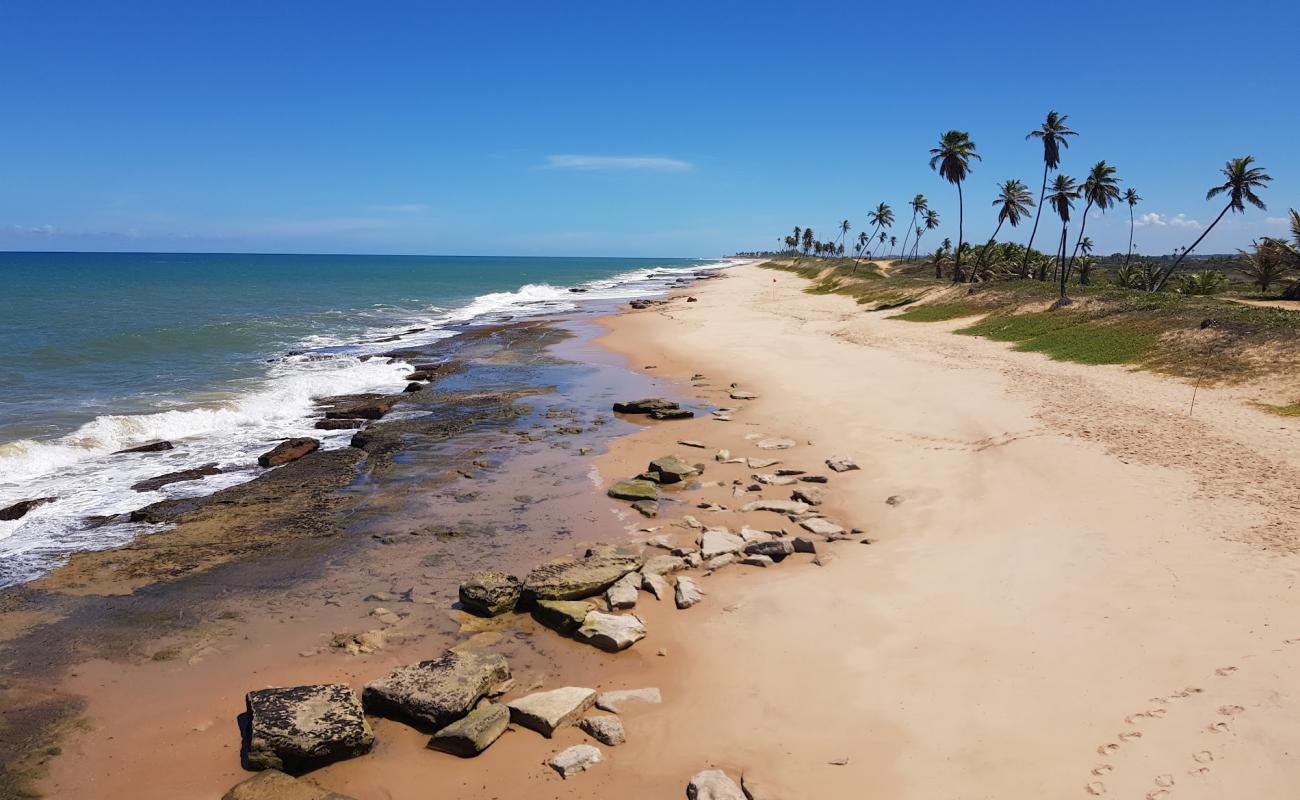 Photo de Emissary of Arembepe Beach avec sable beige de surface