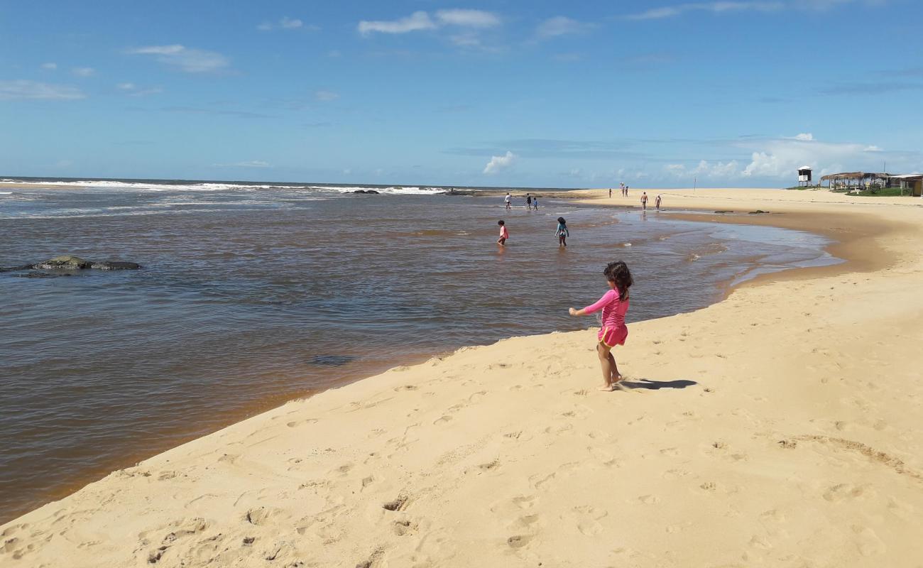 Photo de Praia Barra do Rio Pojuca avec sable beige de surface