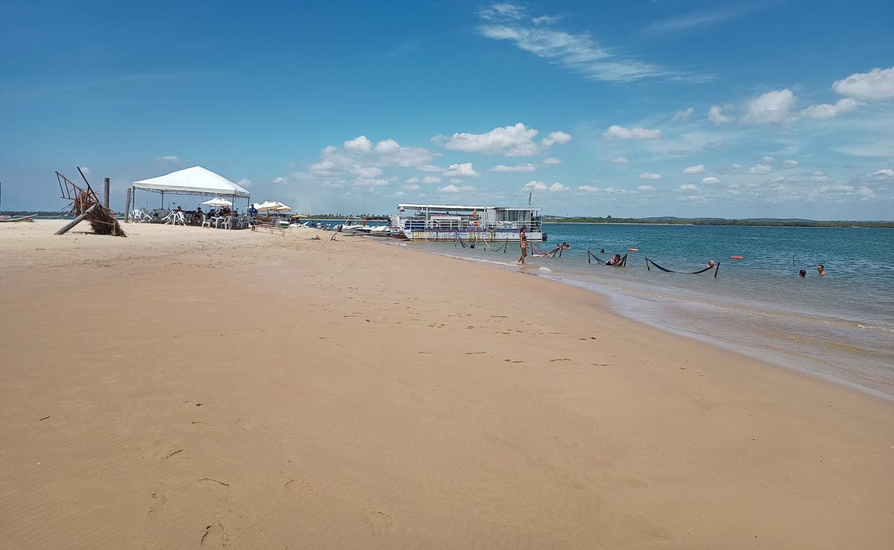 Photo de Ilha dos Namorados Beach avec sable beige de surface