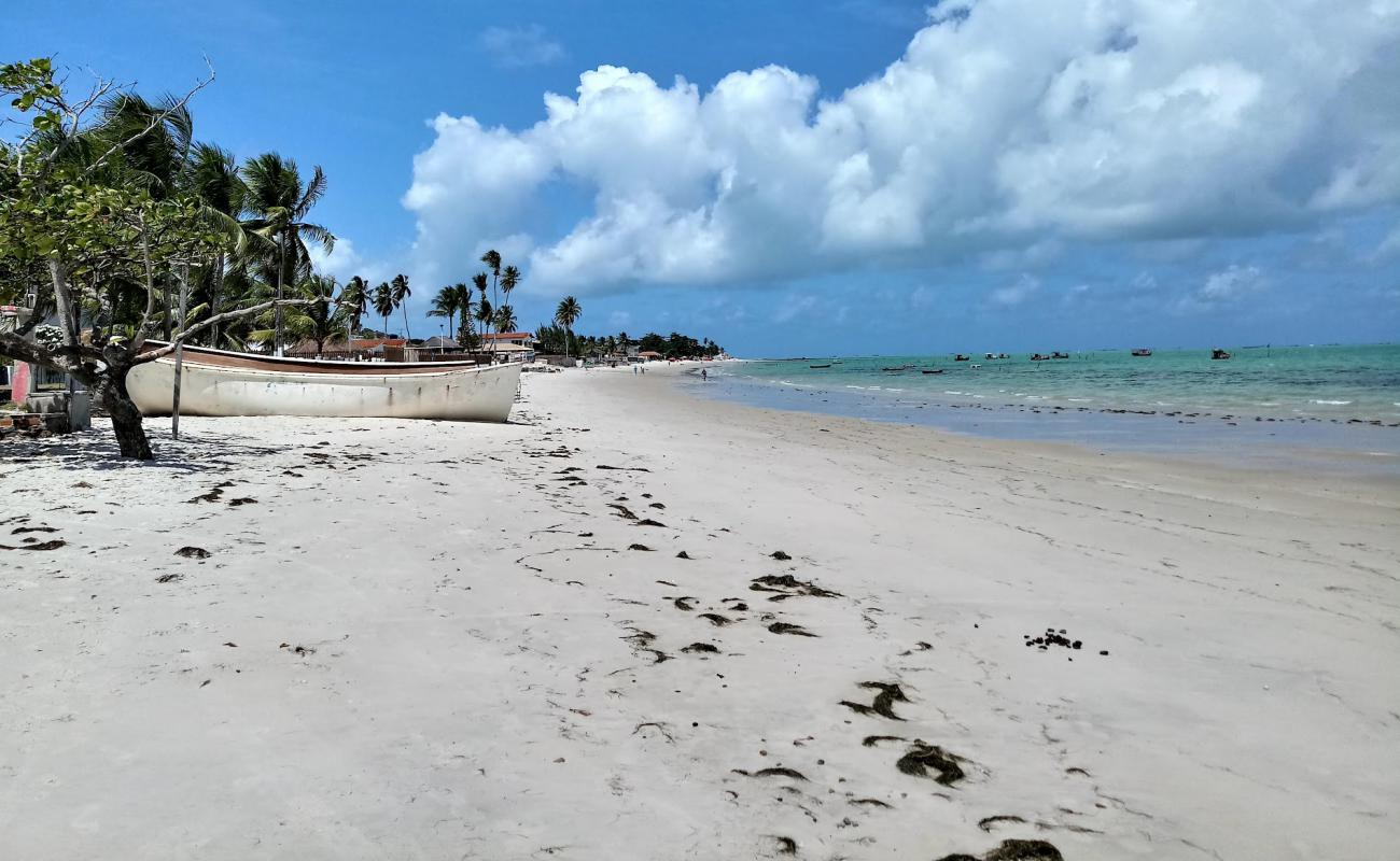 Photo de Praia de Ponta de Pedras avec sable beige de surface