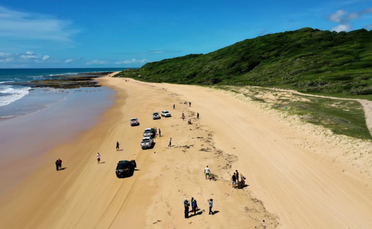 Photo de Praia do Guaju avec sable beige de surface
