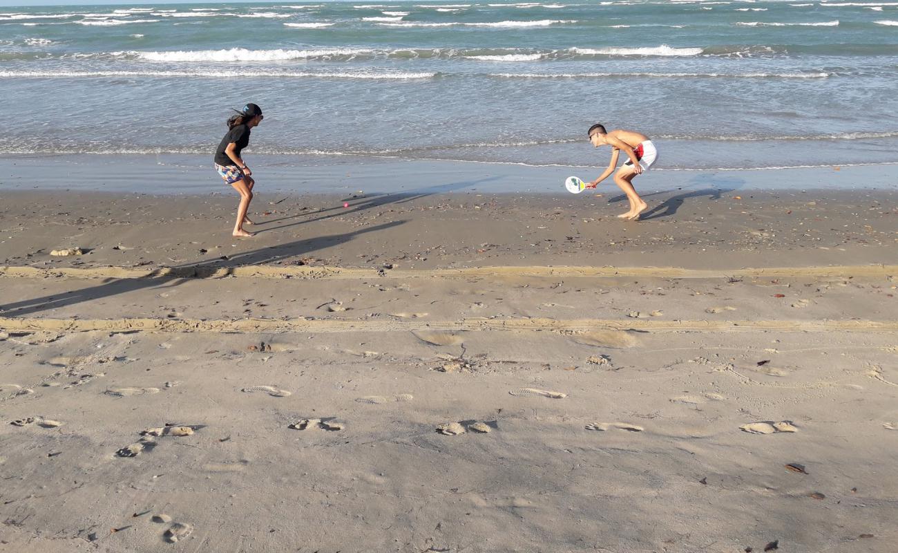 Photo de Paradise Beach avec sable beige de surface