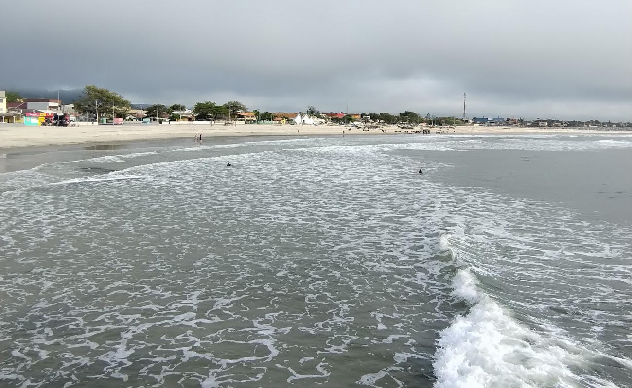Photo de Praia Central de Matinhos avec sable beige de surface