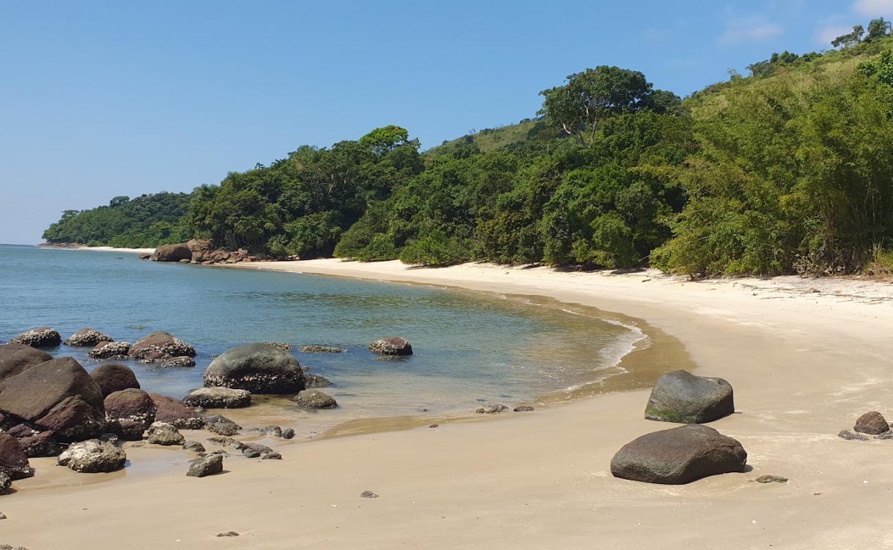 Photo de Praia do Naval avec sable beige de surface