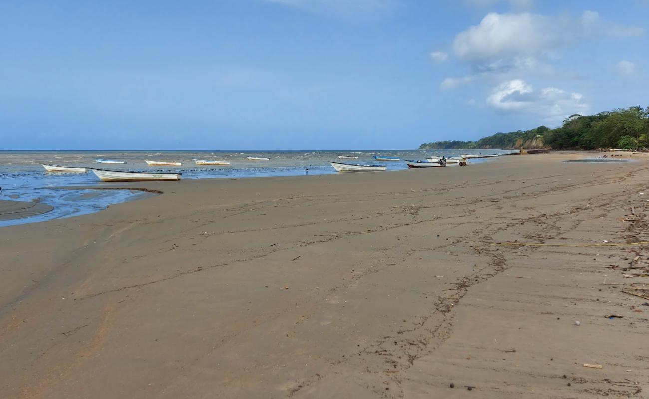 Photo de Gran Chemin beach avec sable beige de surface