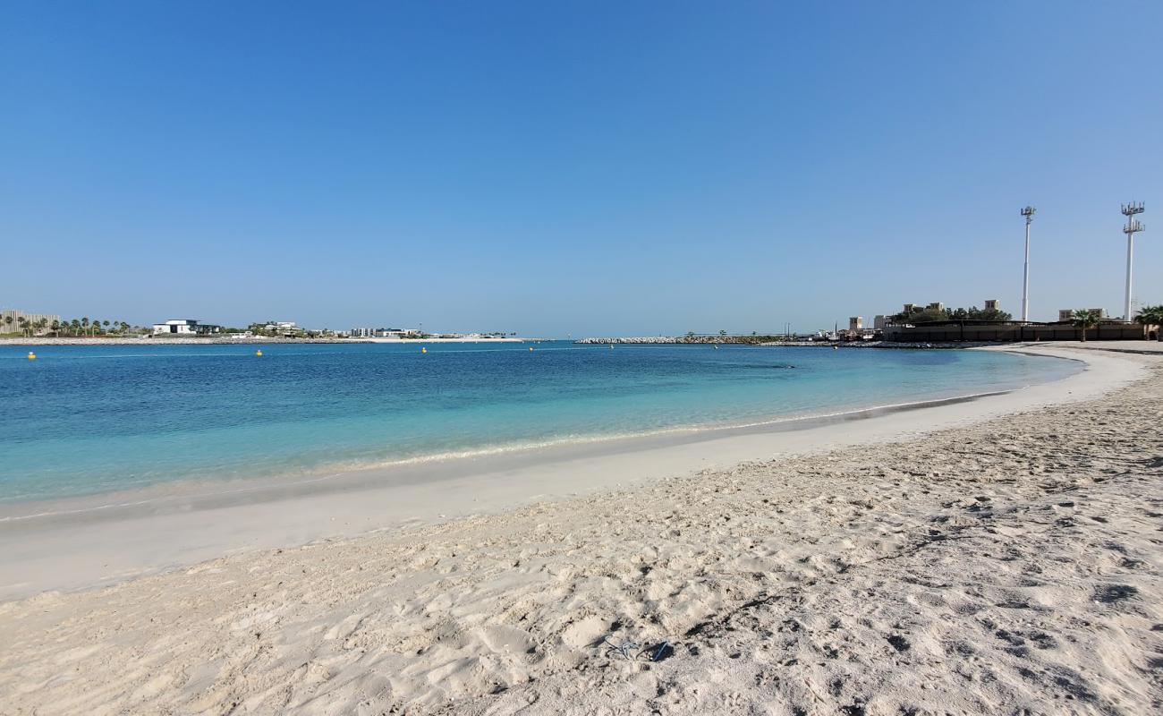 Photo de Open beach avec sable fin et lumineux de surface