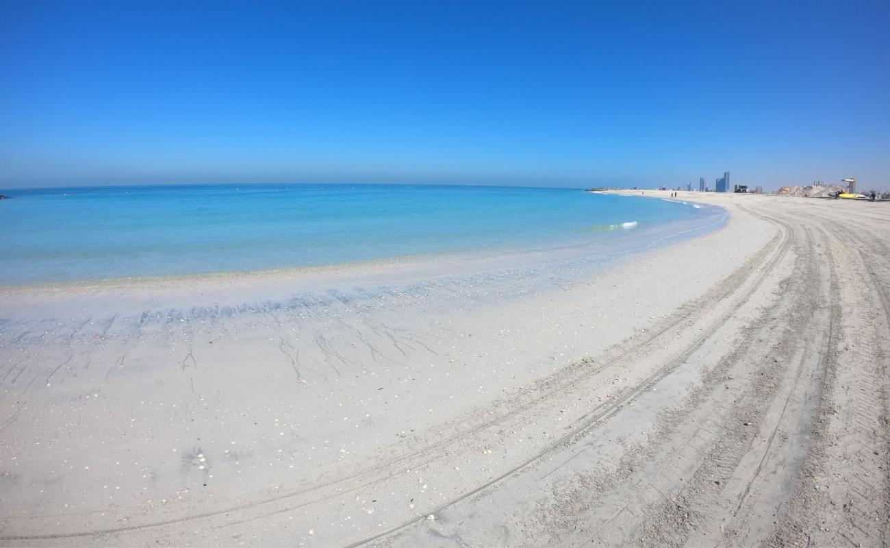 Photo de Sharjah beach avec sable beige de surface