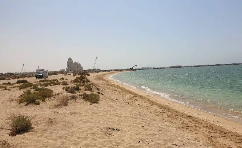 Photo de Ras Al Khaimah resort avec sable beige de surface