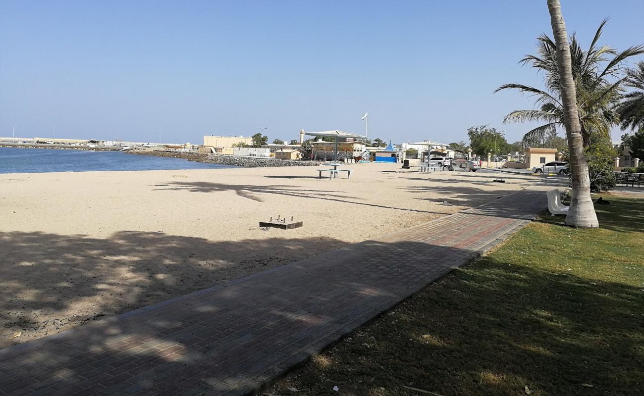 Photo de Sambraid Beach avec sable clair avec caillou de surface