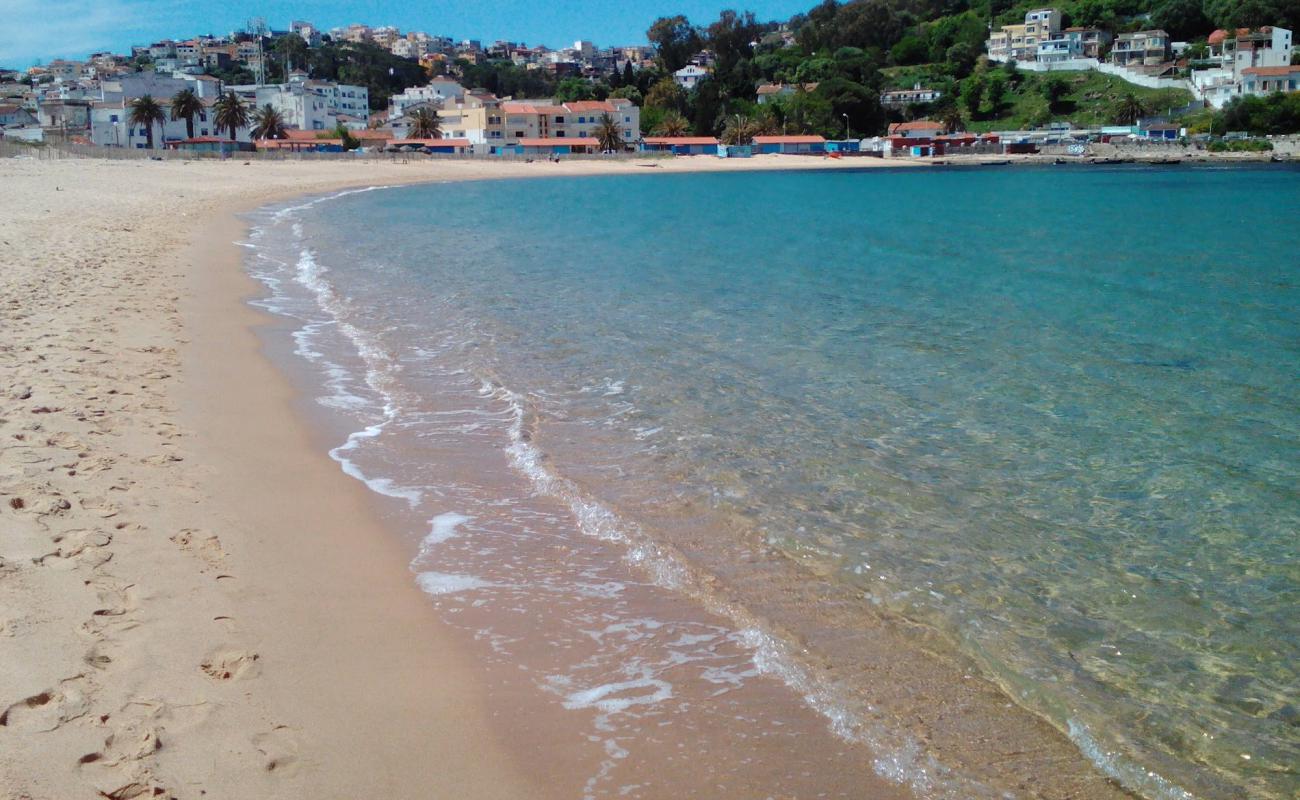 Photo de Plage Chatt El Bejia avec sable fin et lumineux de surface