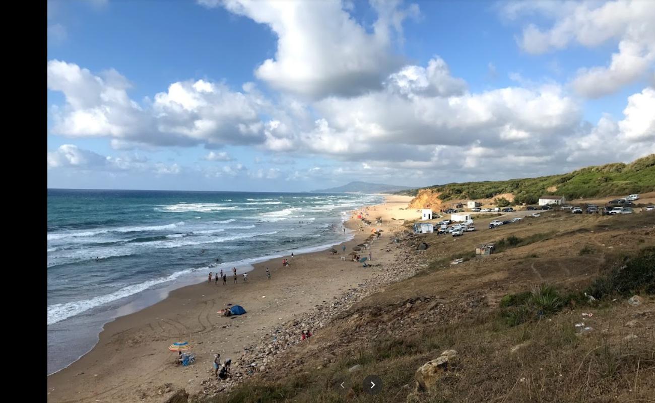 Photo de Berkuksh Beach avec sable lumineux de surface