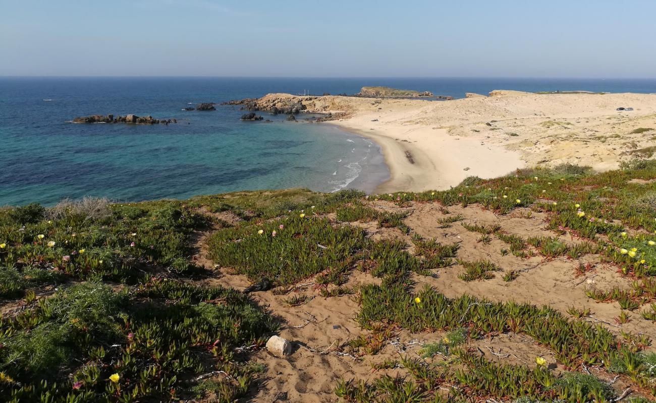 Photo de Plage Ras Angela II avec sable fin et lumineux de surface