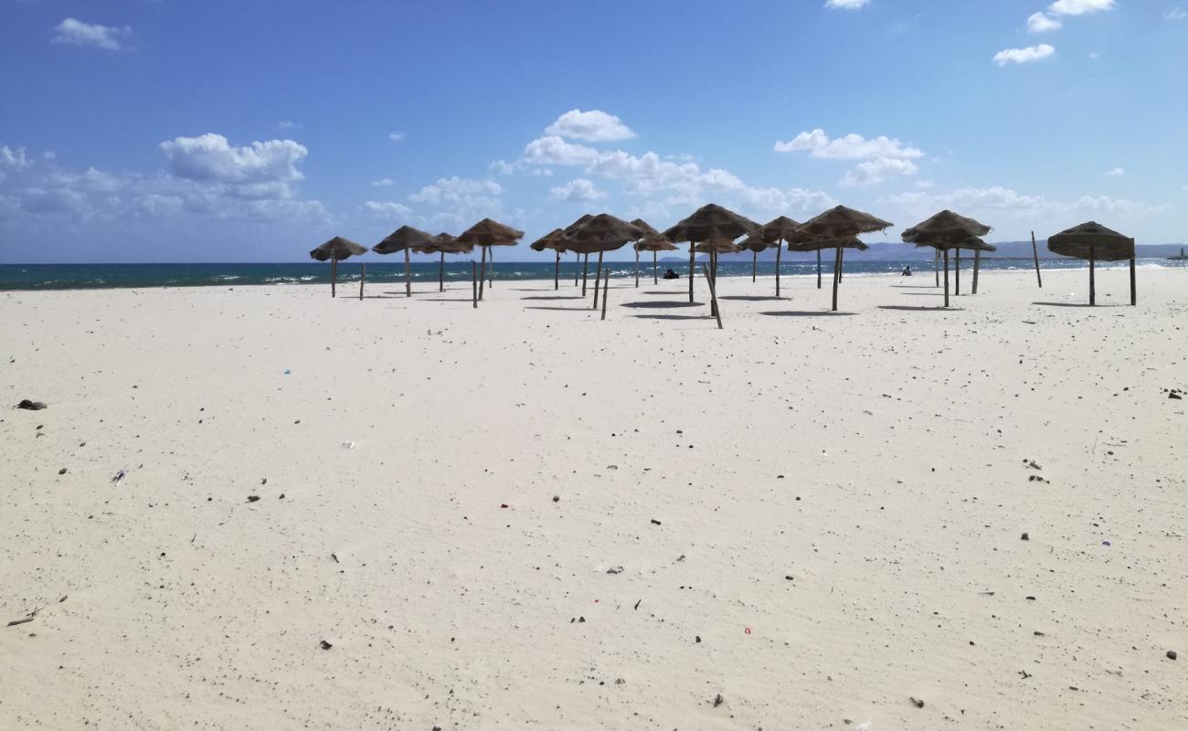 Photo de Bizerte Beach avec sable brun de surface